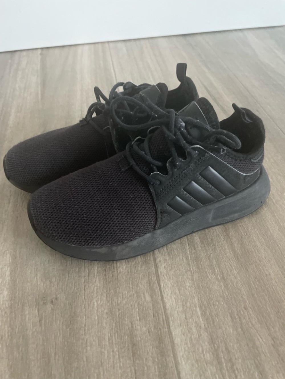 Adidas Boys Size 11 Black Mesh Athletic Sneakers